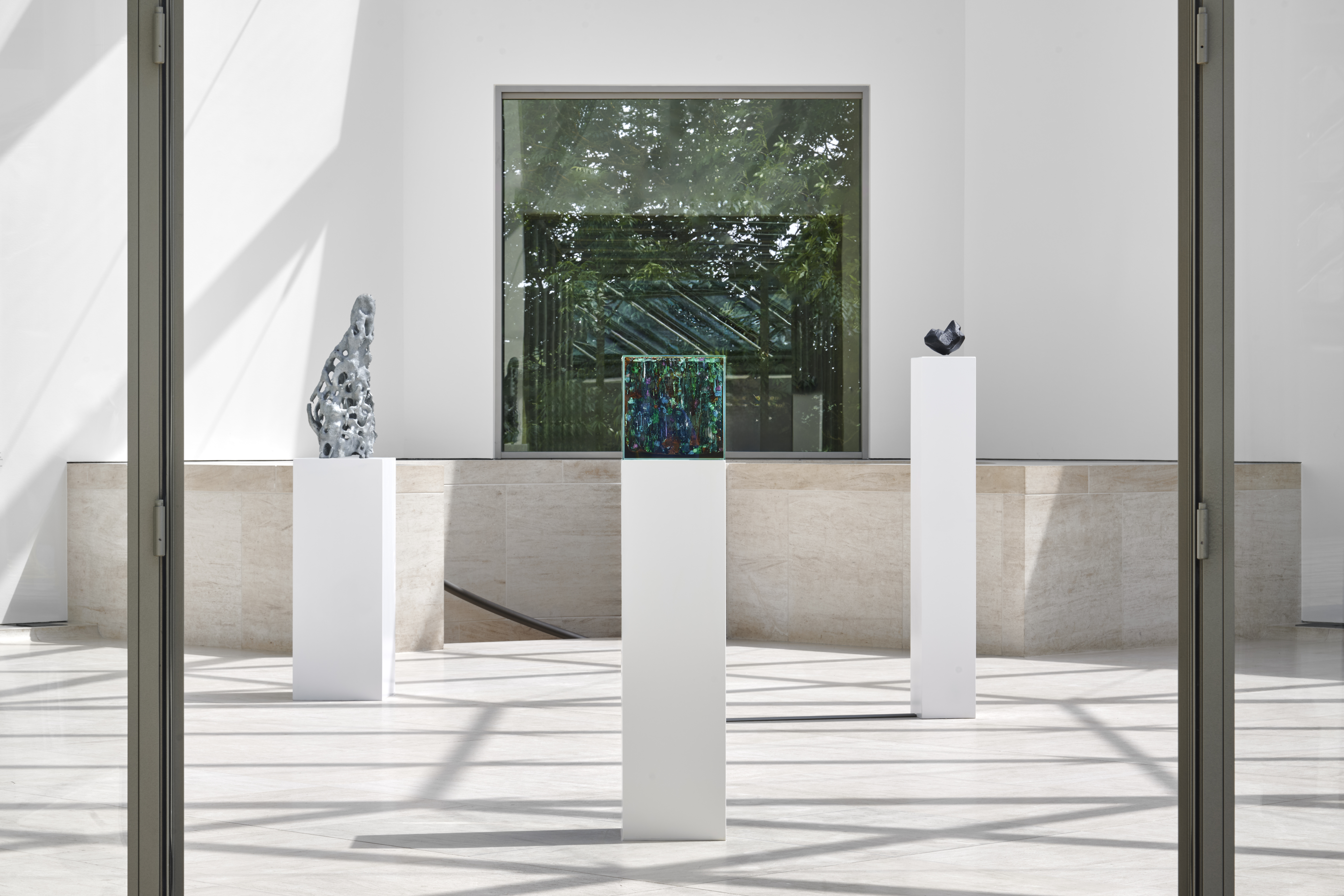 Vue de l’exposition Agnieszka Kurant. Risk Landscape, 07.06.2024 — 05.01.2025, Mudam Luxembourg Photo : Mareike Tocha © Mudam Luxembourg