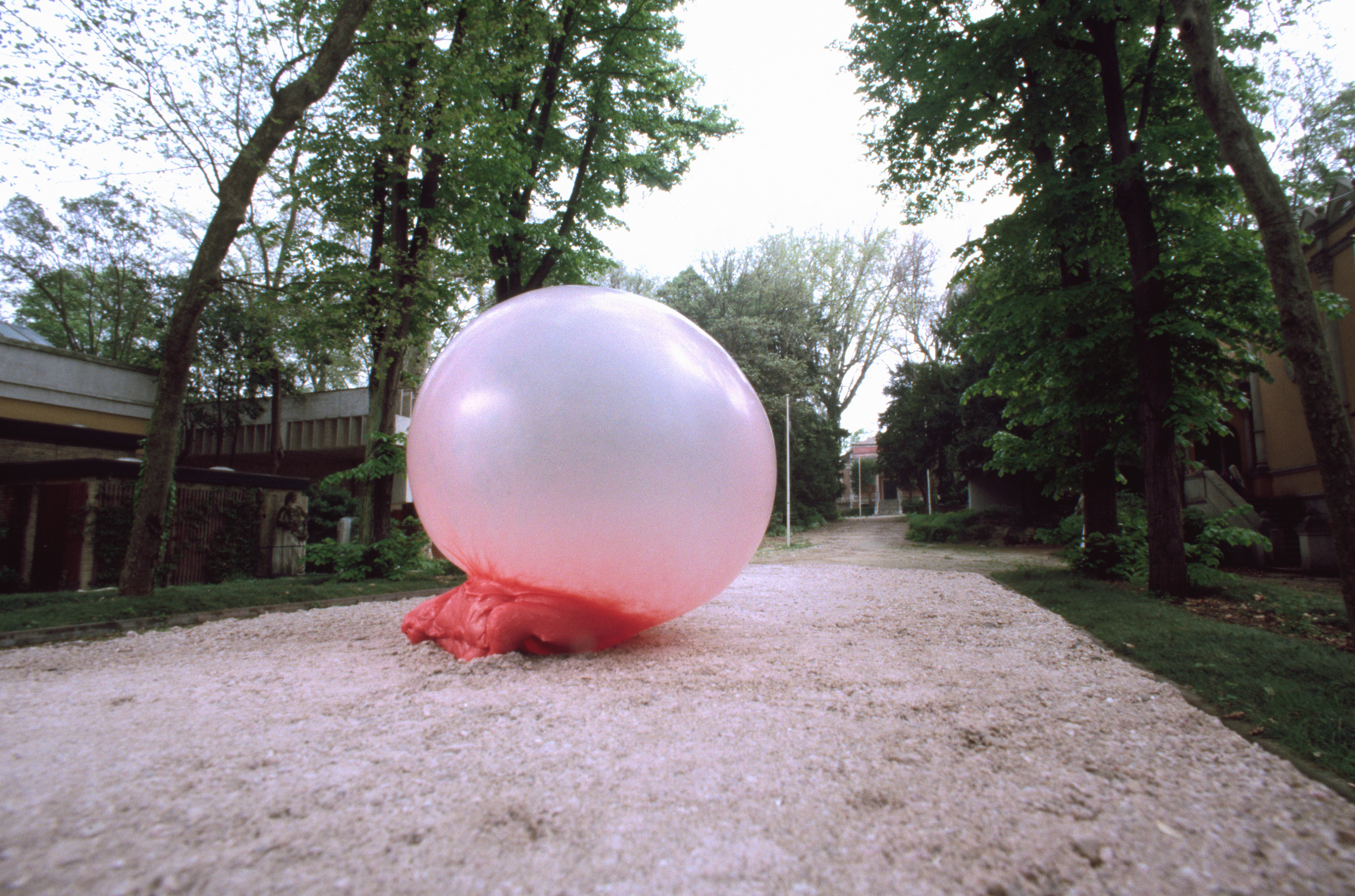 Simone Decker Chewing In Venice 2 Chewing Gum Dei Giardini 1 1999 Collection Mudam Luxembourg